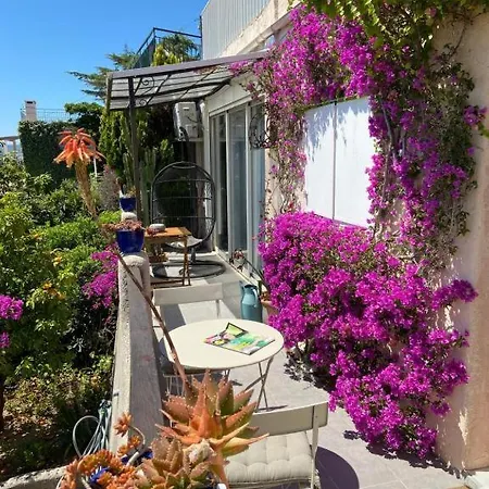 2 Pièces Vue à Pied Villa Le Lavandou
